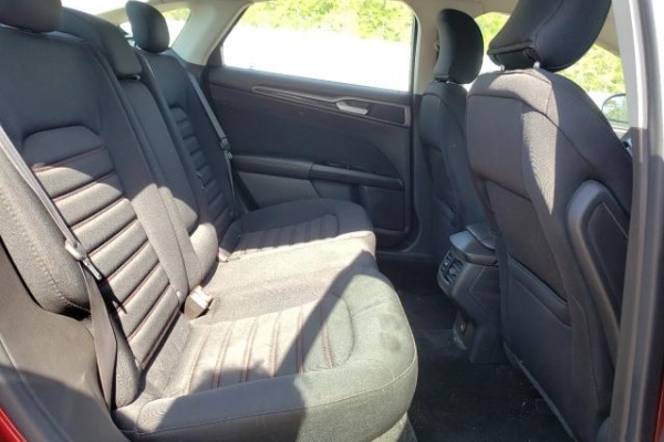 фото Ford Fusion SE