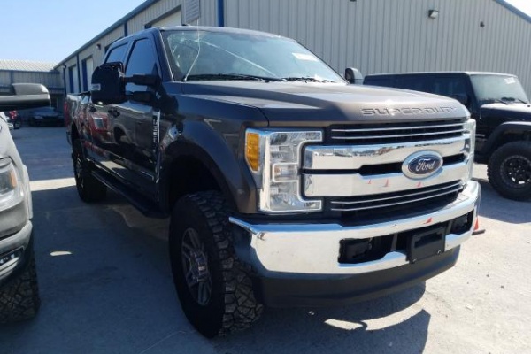 фото Ford F-350 SUPER DUTY