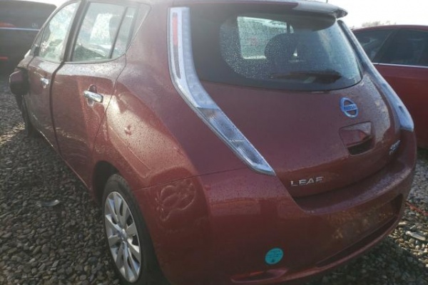 фото Nissan Leaf S