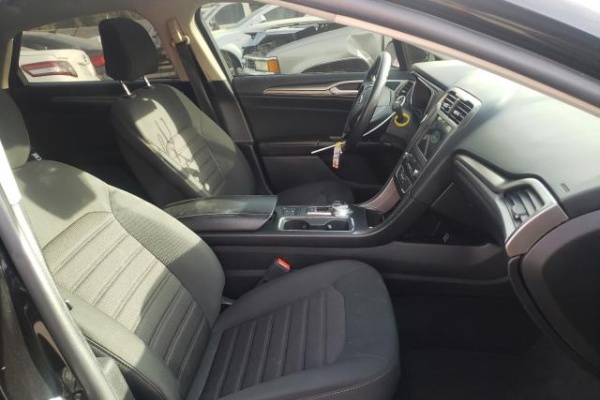 фото Ford Fusion SE