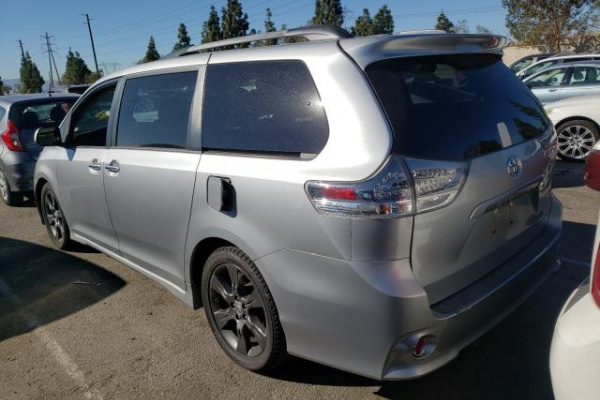 фото TOYOTA SIENNA SPORT