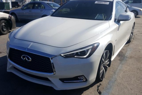 фото Infiniti Q60 LUXE 300