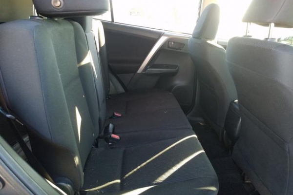 фото Toyota RAV4 LE