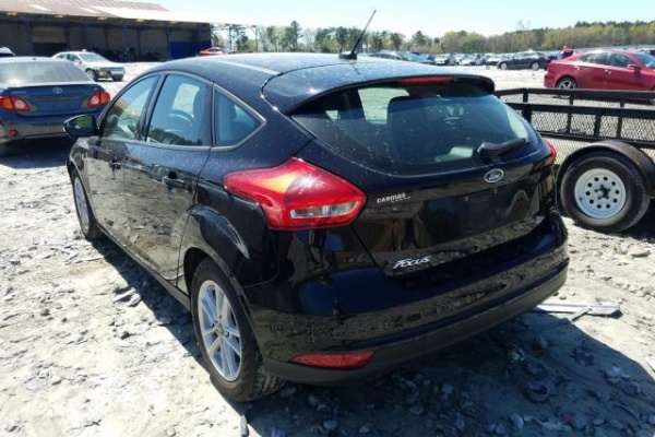 фото Ford Focus SE