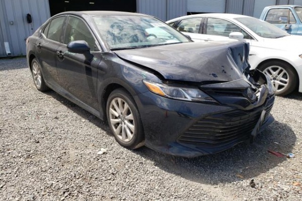 фото Toyota Camry L