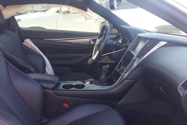 фото Infiniti Q60 LUXE 300