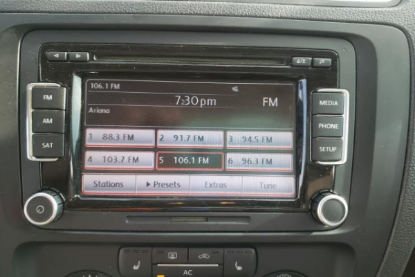 фото VOLKSWAGEN JETTA