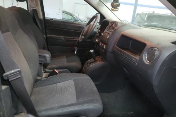 фото Jeep Compass SPORT