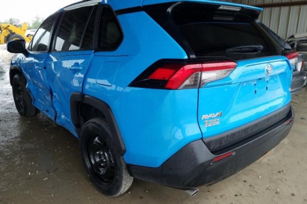 фото Toyota RAV4 LE