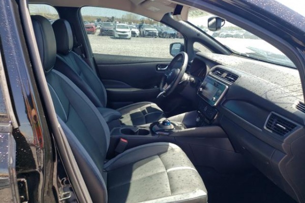 фото Nissan Leaf S