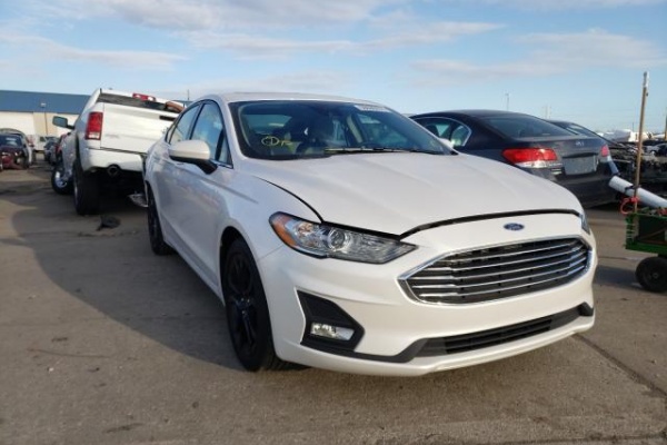 фото Ford Fusion SE