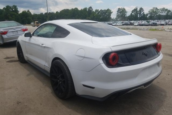 фото Ford Mustang