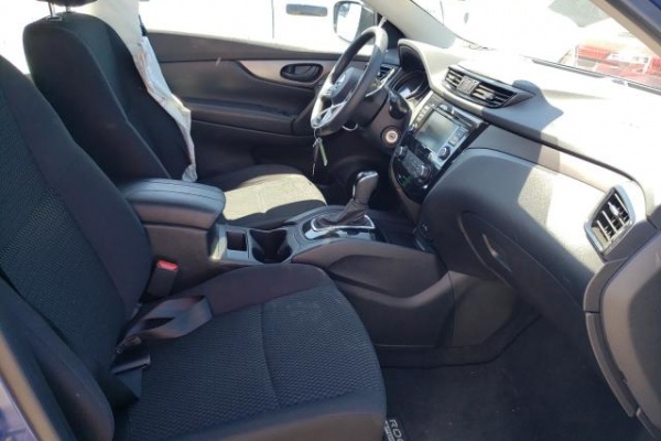 фото Nissan ROGUE SPORT S