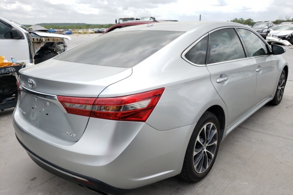 фото Toyota Avalon XLE