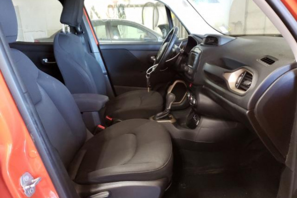 фото JEEP RENEGADE LATITUDE