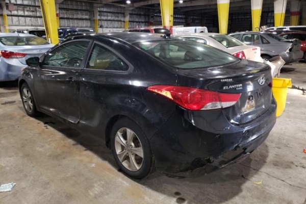 фото Hyundai Elantra Coupe GS