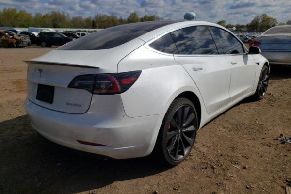 фото Tesla MODEL 3