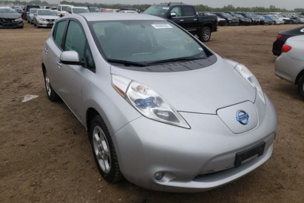фото Nissan Leaf S