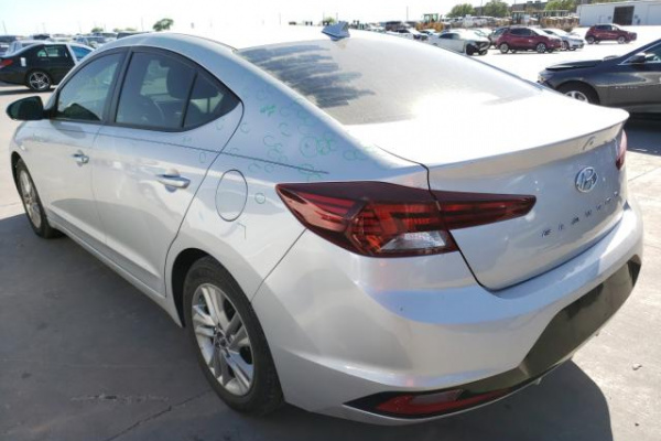 фото HYUNDAI ELANTRA