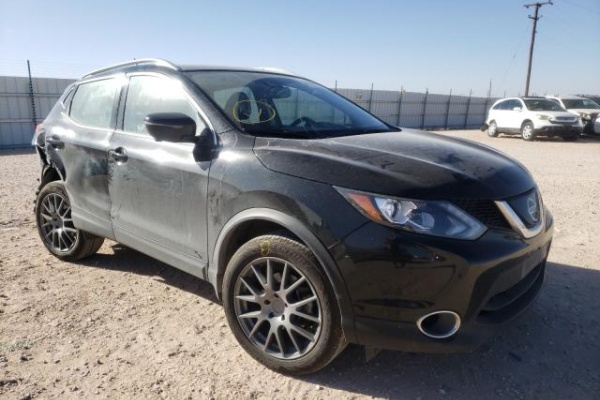 фото Nissan ROGUE SPORT S