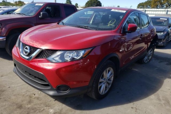 фото Nissan ROGUE SPORT S