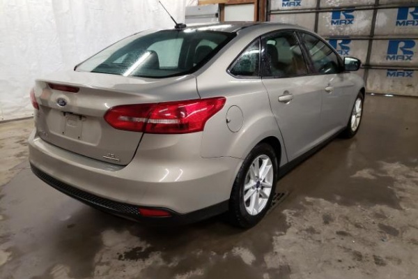 фото Ford Focus SE