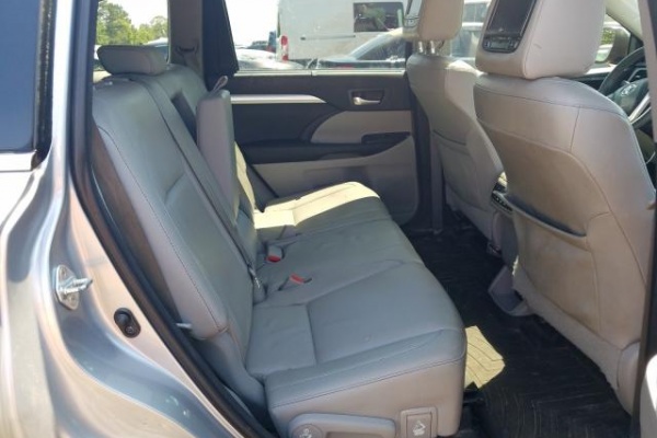 фото Toyota HIGHLANDER XLE