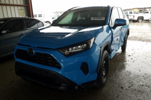 фото Toyota RAV4 LE