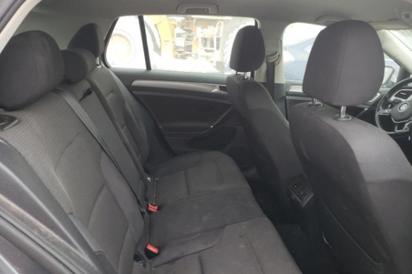 фото Volkswagen golf S/SE