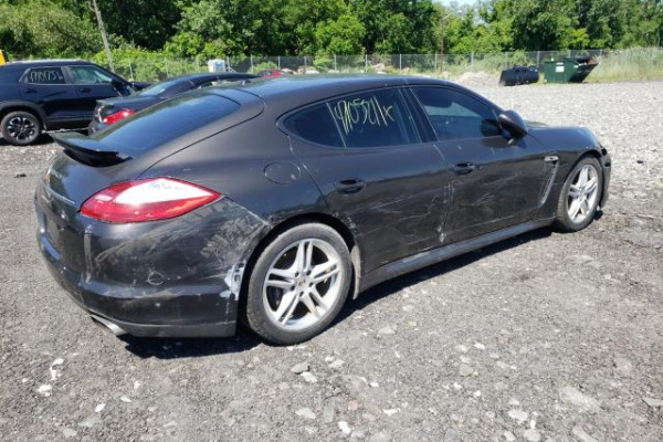 фото PORSCHE PANAMERA 2