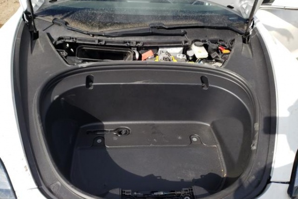 фото Tesla MODEL 3