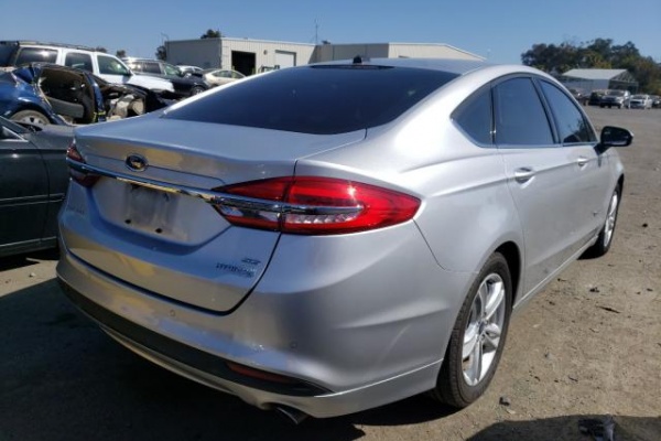 фото Ford Fusion SE HYBRID