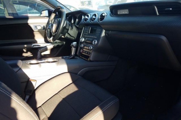 фото Ford Mustang