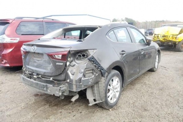 фото Mazda 3 TOURING