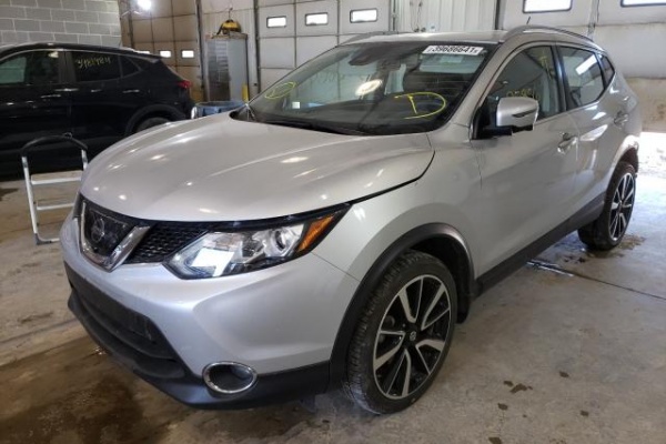 фото Nissan ROGUE SPORT S