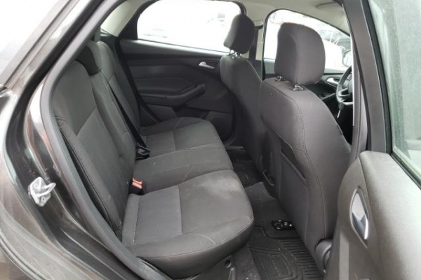 фото Ford Focus SE