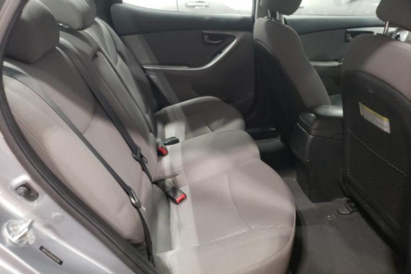 фото Hyundai Elantra SE