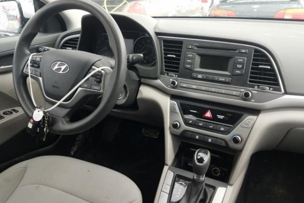 фото Hyundai Elantra SEL
