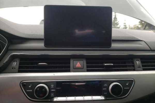 фото Audi A4 Premium Plus