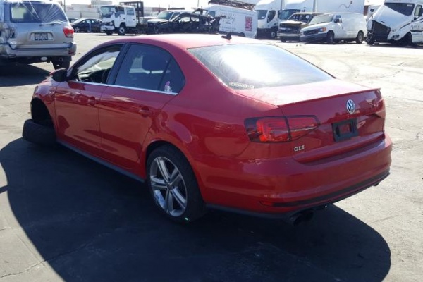 фото Volkswagen Jetta GLI