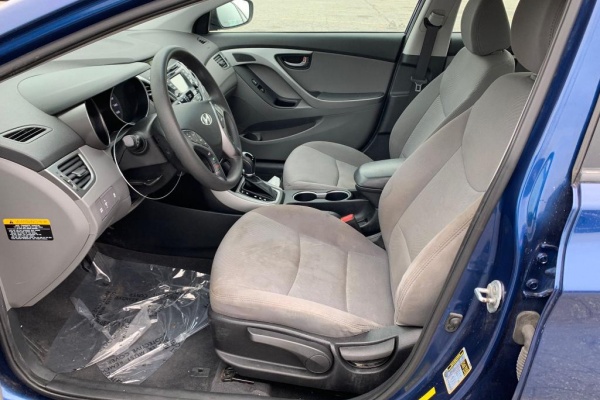 фото Hyundai Elantra SE