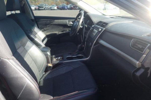 фото Toyota Camry LE