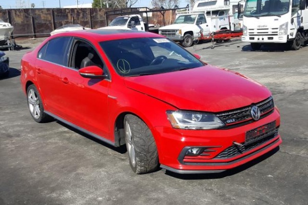 фото Volkswagen Jetta GLI