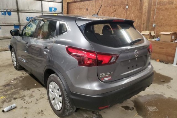 фото Nissan ROGUE SPORT S