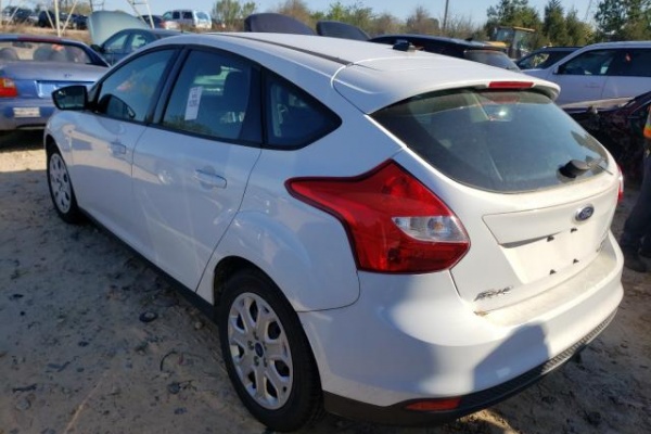 фото Ford Focus SE