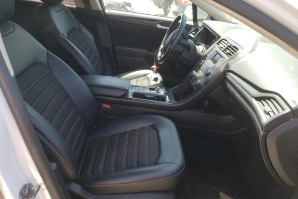 фото Ford Fusion SE HYBRID