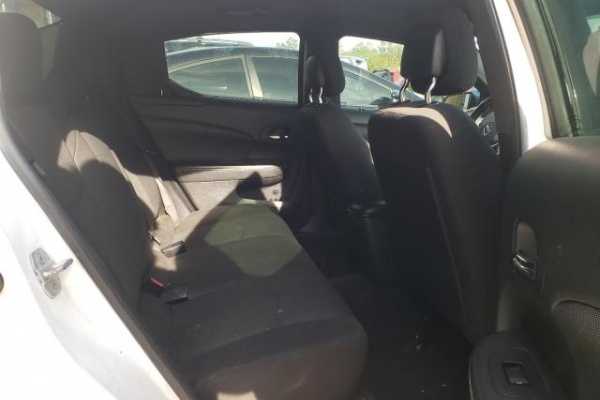 фото Dodge AVENGER SE