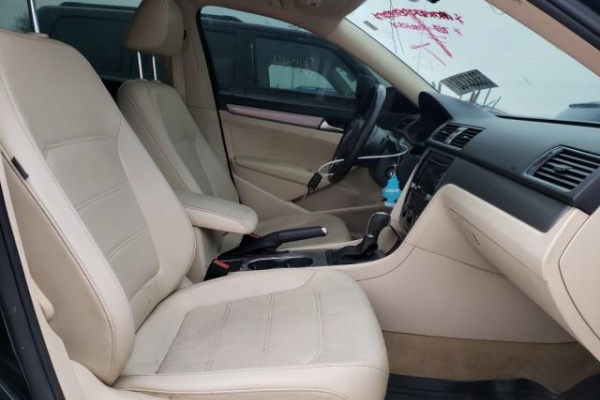 фото Volkswagen Passat SE