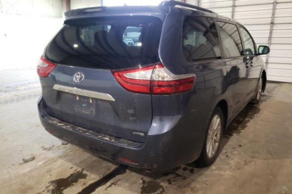 фото TOYOTA SIENNA