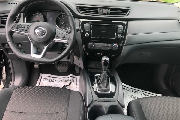 фото Nissan Rogue S